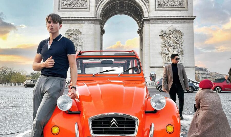Guided Tour of Paris in Classic Convertible - Eiffel Tower and Arc de Triomphe: best windows for iconic photos