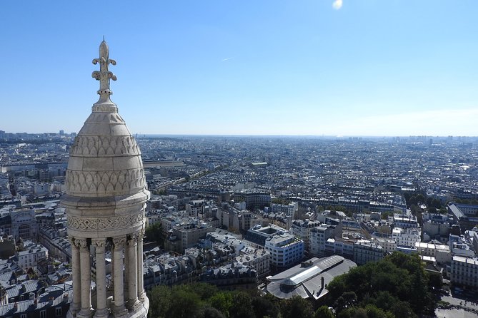 Guided Tour of Sacré-Coeur and Montmartre - Place du Tertre: the painter square part you can enjoy fully