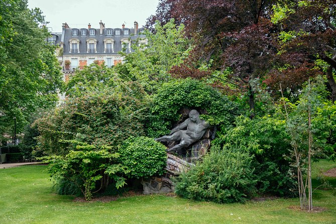 Highlights & Hidden Gems of Ile de Cité & the Left Bank: Private City Tour - The Snack or Drink Included: Small Detail, Real Value