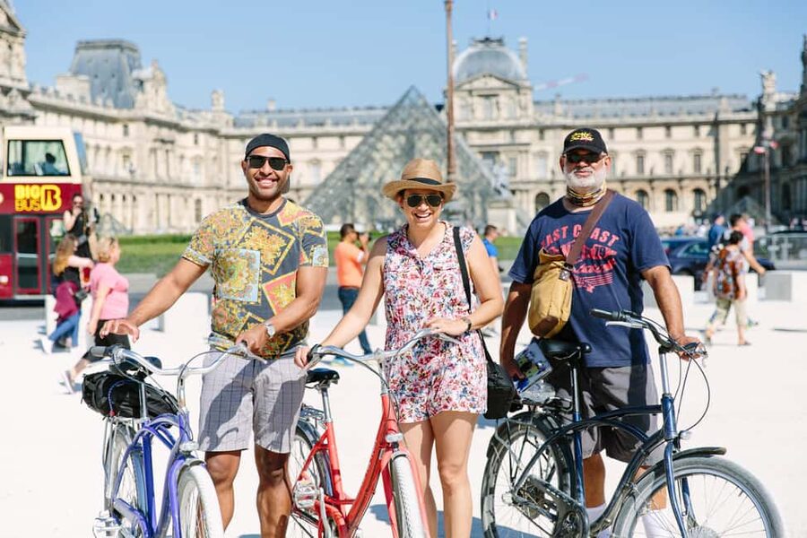 Highlights of Paris Bike Tour in English or Dutch - Pont Alexandre III, the Seine, and the Eiffel Tower in 15 minutes