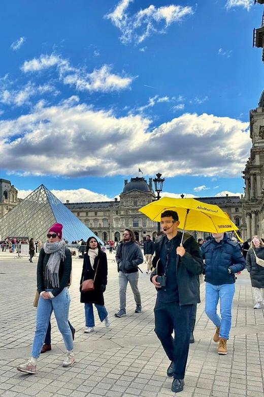 Historic Paris Walking Tour in English - Mona Lisa and the Daring Art Theft Angle