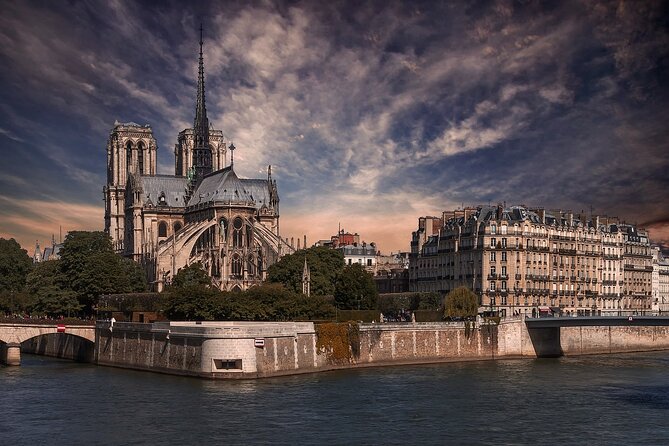 Historic Paris Walking Tour - Hôtel de Ville First: City Hall as Your Head Start