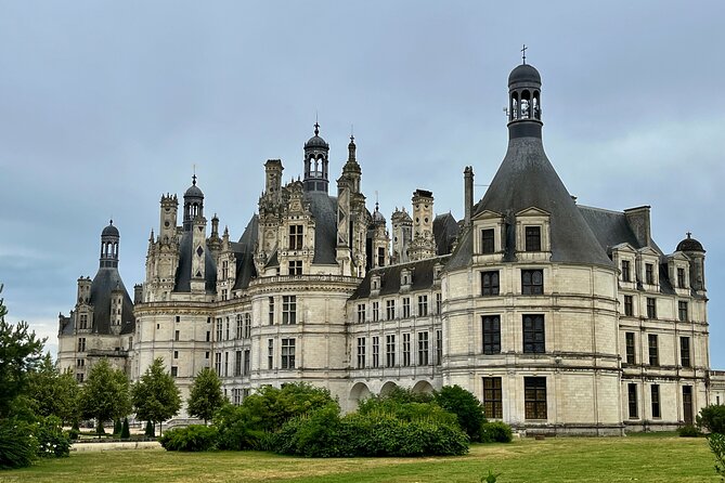 Incredible Loire castles tour with lunch and a vineyard visit - The small-group advantage: why eight people changes the day