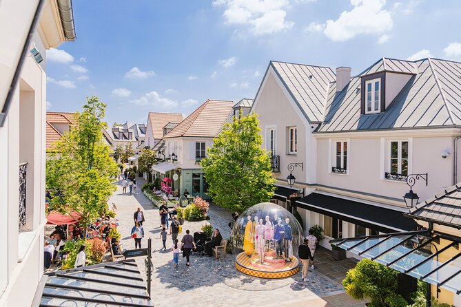 La Vallee Village Shopping Outlet by Luxury Transport from Paris - Arrival at La Vallée Village: what your shopping time actually feels like