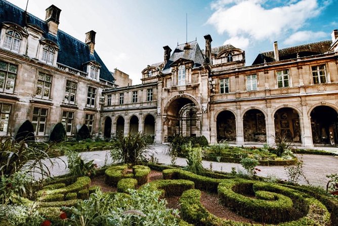 Le Marais District & Jewish Quarter - Exclusive Guided Walking Tour - Saint-Paul-St-Louis, where Paris borrows Rome’s look