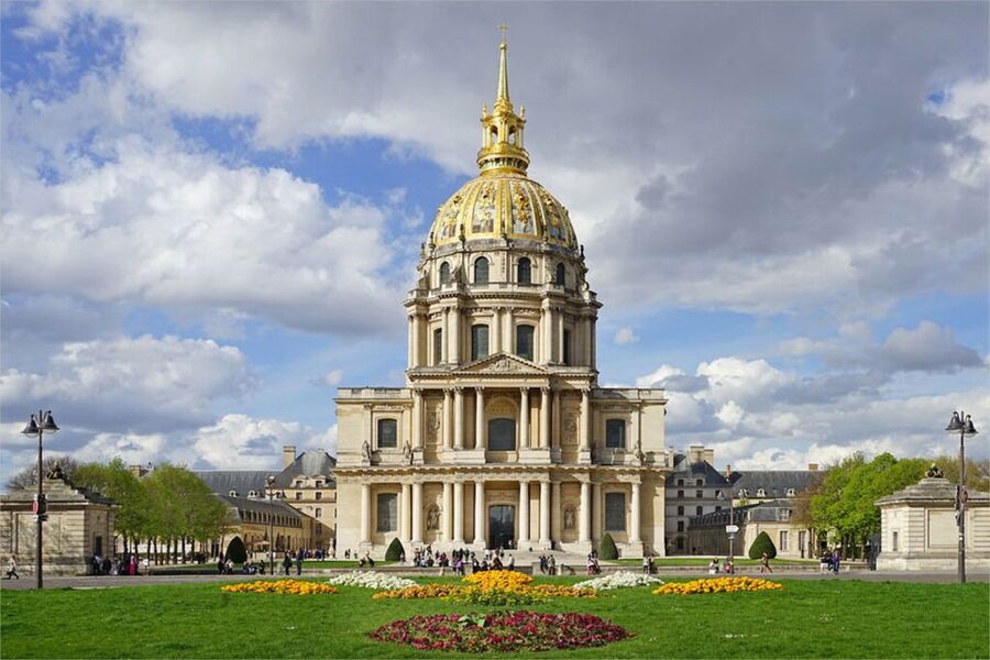 Les Invalides: Napoleon's Tomb & Army Museum Entry - Interactive digital experiences and the value of using guides