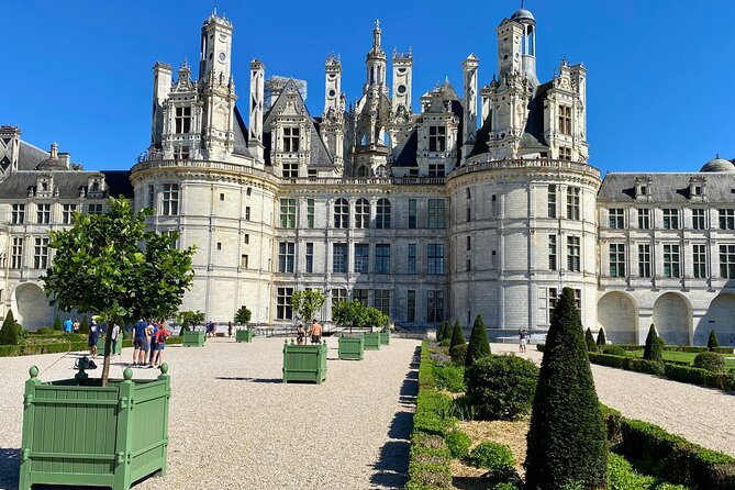 Loire Valley Castles Chenonceau Amboise & Da Vinci Small Group - Plou et Fils wine tasting stop with seven wines