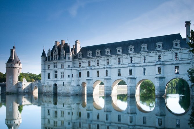 Loire Valley Castles Day Trip from Paris with Complementary Wine - From Paris to the Loire, fast and friendly