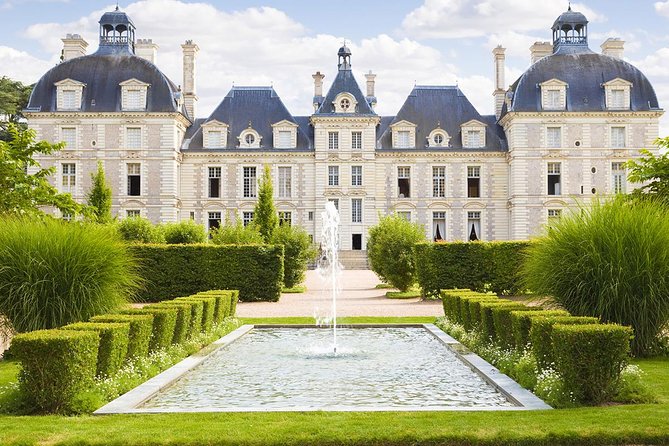 Loire Valley Castles Guided Day Trip from Paris in Minivan - Chateau de Chambord: rooftop scale and the double-helix staircase
