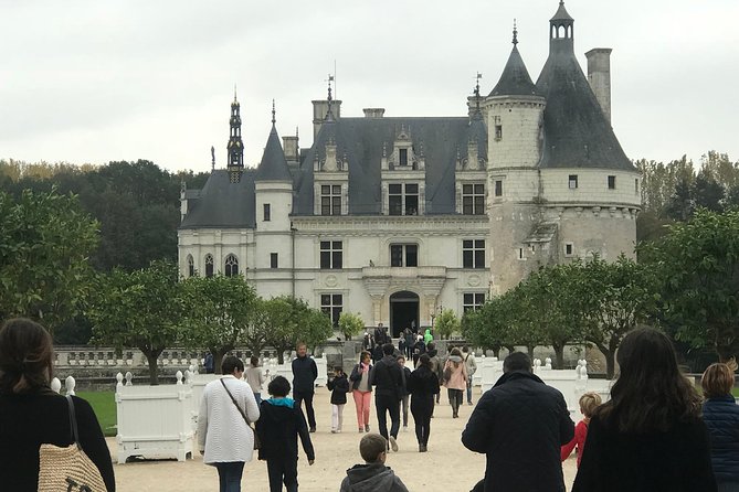 Loire Valley Castles Small-Group Day Trip from Paris - Pace and mobility: how to survive Chambord and still enjoy yourself