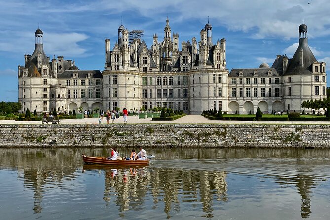 Loire Valley Royal Castles Guided Small group Day Trip from Paris - Chateau de Chenonceau: the ladies castle over the Cher