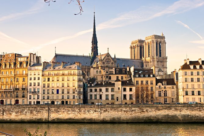 Louvre Evening Escape - Avoid The Crowds! Exclusive Guided Tour - Inside the Louvre: what makes the guided route work