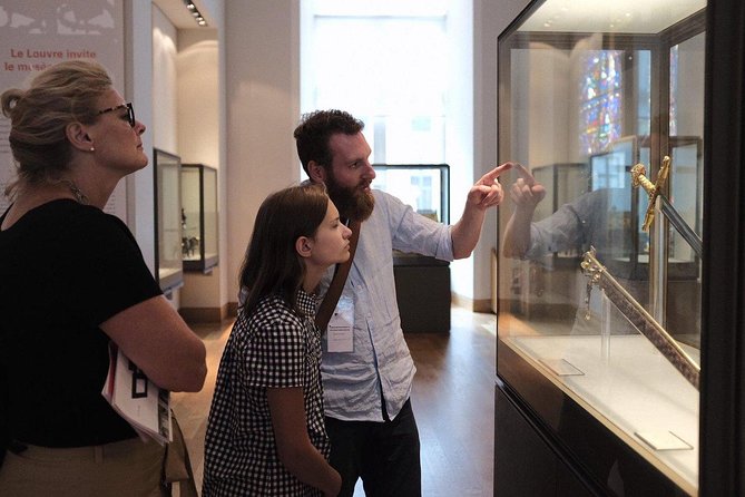 Louvre & Musée d'Orsay Guided Museum Tour Semi-Private 6ppl Max - Small group dynamics: why 6 or fewer people matters