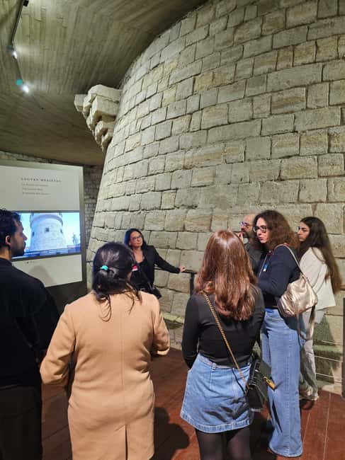 Louvre Museum (Essential) – 2-hour visit in Portuguese with a photo session - Free time after the tour: how to use it best