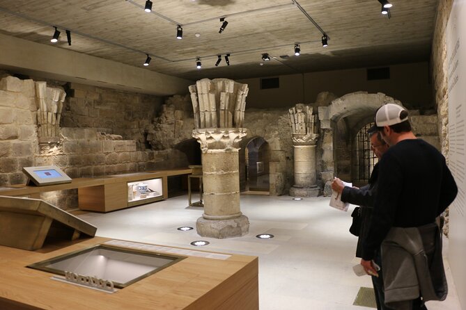 Louvre Museum: Guided Tour at Closing Time with Mona Lisa - Group size, pace, and crowd reality at closing time