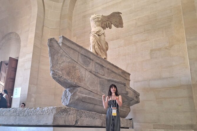 Louvre Museum Guided Tour with Artist - Small Group Size, Real-World Crowd Control