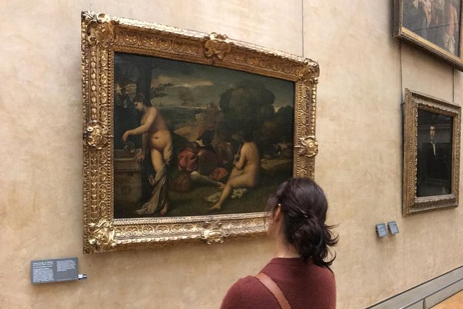 Louvre Museum Masterpieces Guided Tour - The real-world logistics: stairs, heat, and crowds