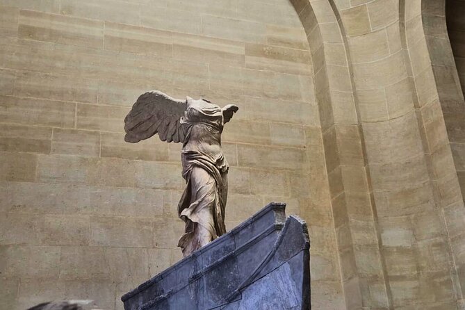 Louvre Museum Masterpieces Guided Tour in Small Group with Access - Inside the Louvre: the highlights route and what you will see
