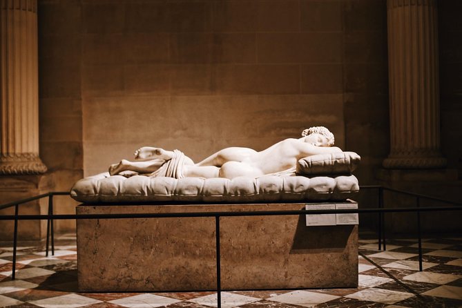 Louvre Museum Paris Essential Guided Tour Semi-Private 6ppl Max - How to handle the Louvre with moderate fitness and smart packing