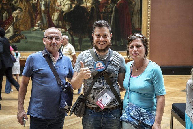 Louvre Museum Private 2-h Tour on Italian Art and masterpieces - Meeting at Cour Carrée, then getting inside