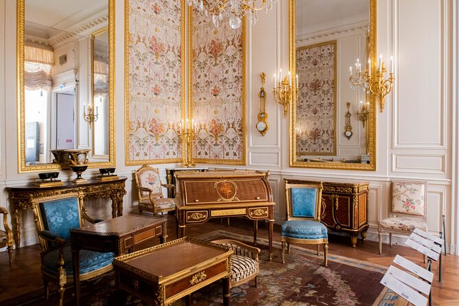 Louvre Museum Small-Group Guided Tour - Guide styles and language options, from Ivan to Habeeb