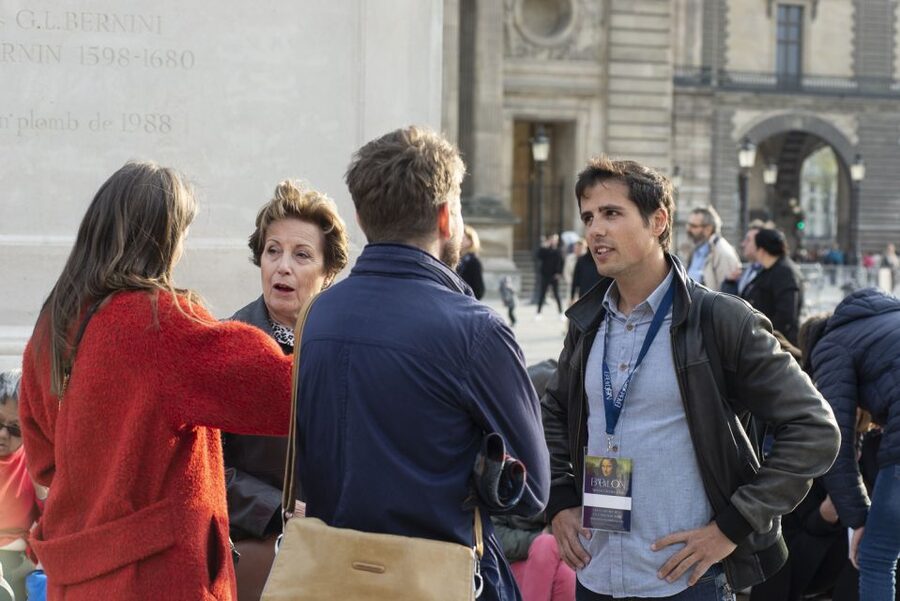 Louvre & Orsay Masterpieces - Guided Tour up to 6 guests 5h - What makes the guidance feel different: names, pace, and crowd handling