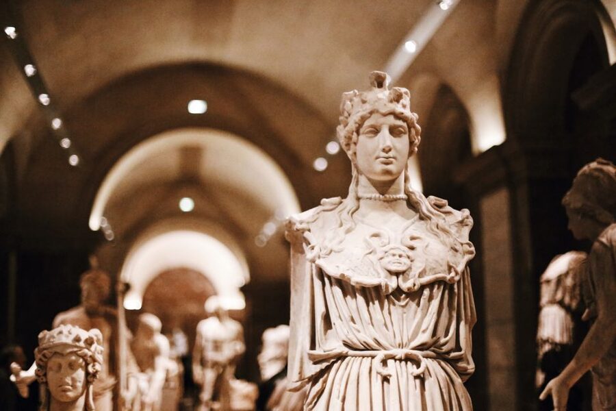Louvre & Orsay Masterpieces - Guided Tour up to 6 guests 5h - Lunch break: use the reset to keep your energy for Orsay