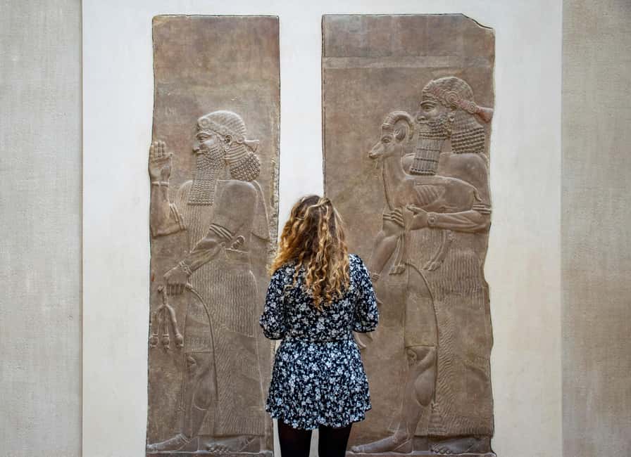 Louvre Private Tour: The Essentials and More w/ Expert Guide - The Louvre, But With a Human Plan