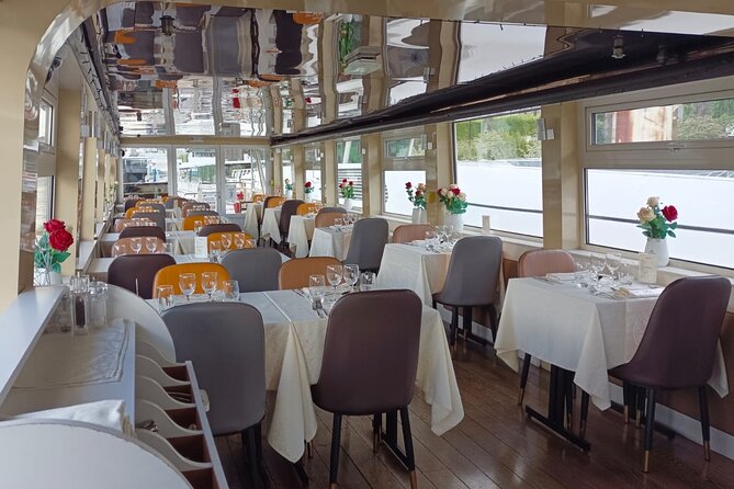 Lunch Cruise Check-out from the Eiffel Tower - What You Eat, and How the Meal Impacts the Whole Experience