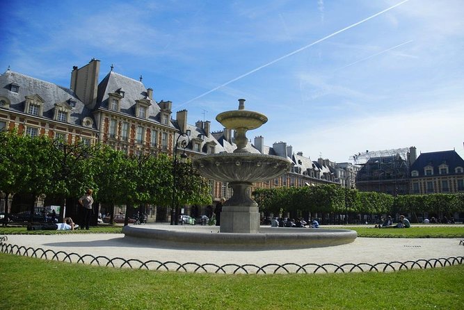 Marais Tour With a Local - Marais in 2.5 Hours, and why you should care