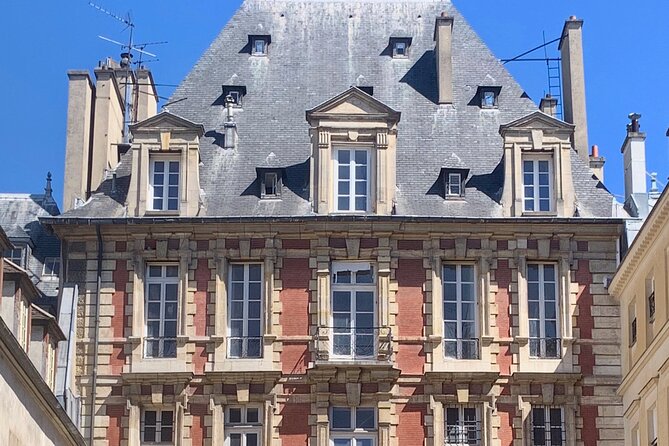 Marais Tour With a Local - Small-group vs private: how the numbers affect your experience