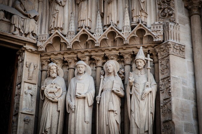 Medieval Paris: Notre Dame, Sainte Chapelle and Conciergerie - Île de la Cité: your medieval starting line in Paris