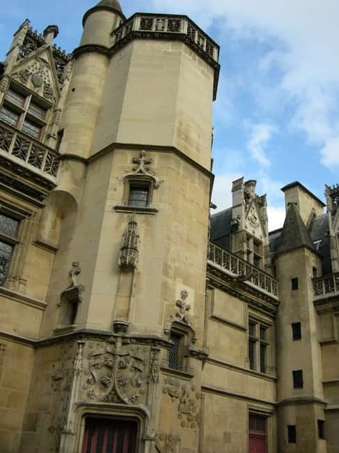 Medieval Paris Private 2h Walking Tour - Meeting at Cluny-La Sorbonne, and how the tour actually moves