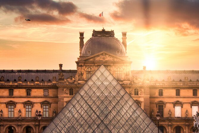 Mona Lisa and Treasures: Louvre Museum Experience 6-people Max - Meeting at Palais Royal, Then Getting Moving Fast