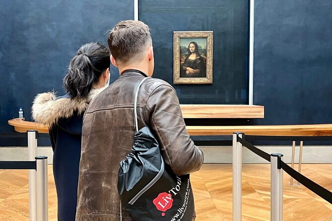 Mona Lisa First Access - Louvre Private Guided Tour - Meeting at Cour Napoléon: getting oriented fast