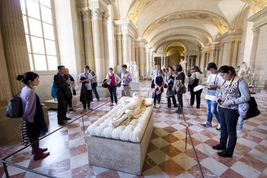 Mona Lisa & Louvre Masterpieces Tour with Reserved Access - Price and value: what $80 buys you at the Louvre