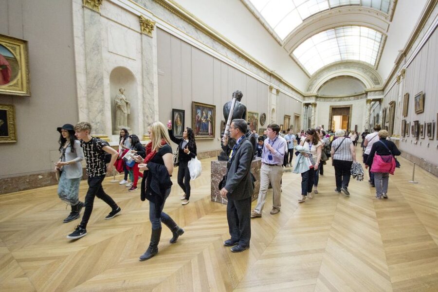 Mona Lisa & Louvre Masterpieces Tour with Reserved Access - What reserved Louvre access changes about your day
