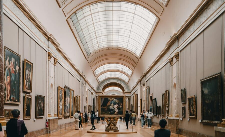 Mona Lisa & Treasures: 6-people Max Louvre Experience - Liberty Leading the People: When Paintings Carry Political Weight
