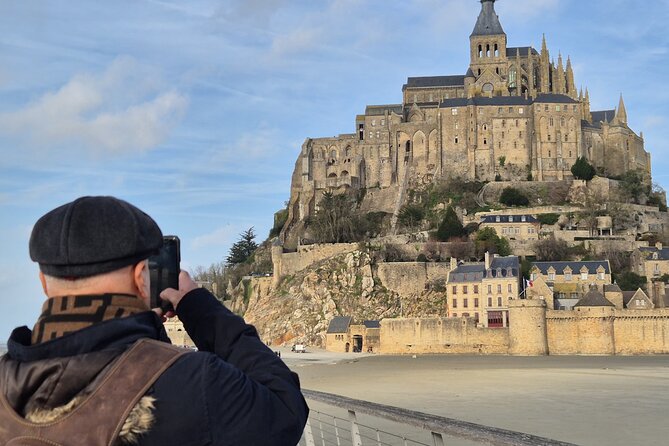 Mont Saint-Michel Day Trip from Paris with Abbey Ticket - Abbaye du Mont-Saint-Michel: How the Audio Guide Works Best