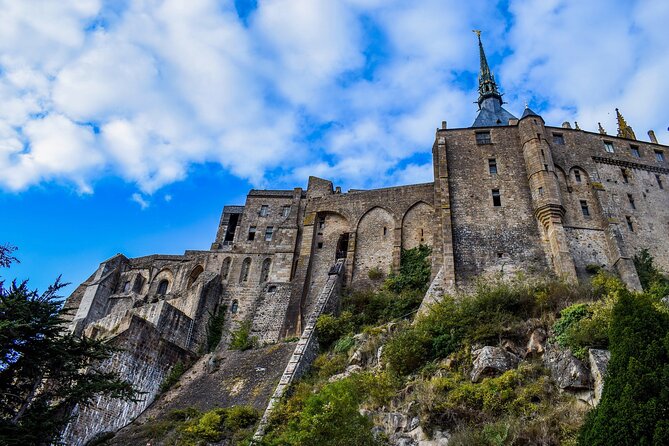 Mont Saint-Michel Small-group by Minivan from Paris with Calvados - Return drive to Paris, plan for the long night finish