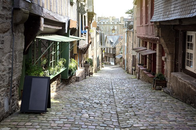 Mont Saint Michel Tour From Paris - Dinan’s Medieval Streets: A Calmer Ending Before the Train Ride
