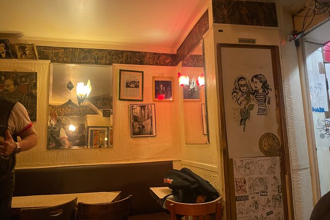 Montmarte Confidential - Le Moulin Blute-Fin and the artist streets behind it