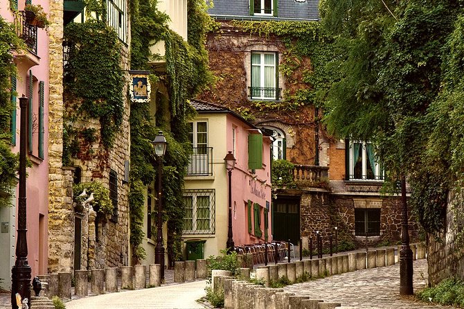Montmartre District Walking Tour in Paris - Price and value: why $31.44 can work