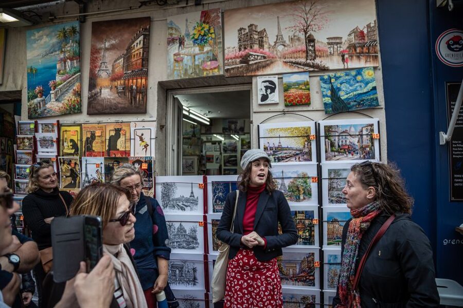 Montmartre en chansons: tour with a professional singer - Practical notes that prevent problems on cobblestones