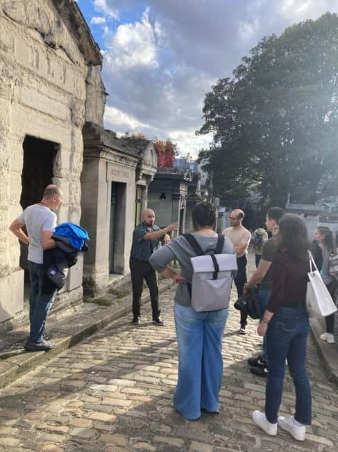 Montmartre for Art Lovers - Walking tour with Expert Guide - Drawing session: turning your art-love into real action