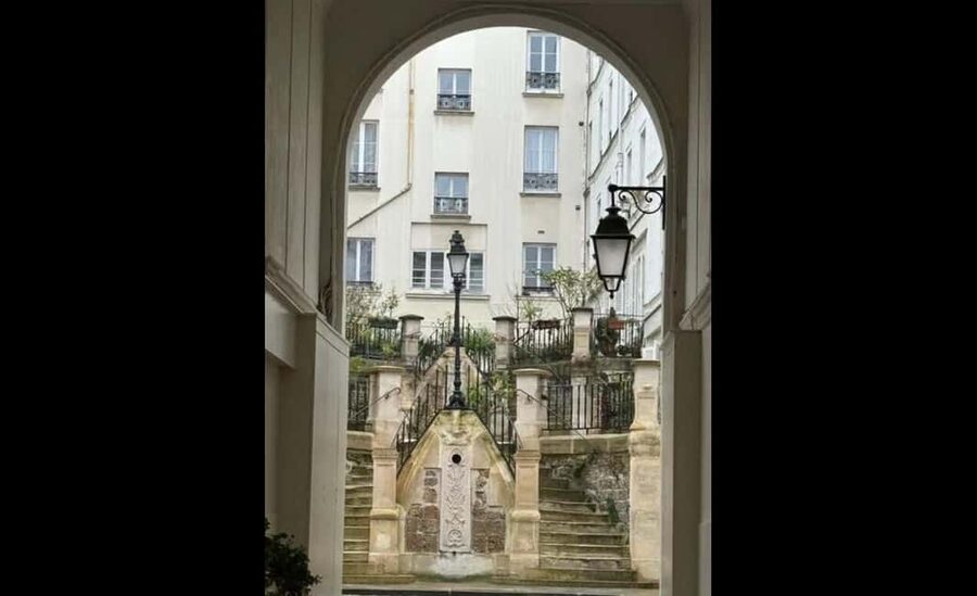Montmartre for Art Lovers - Walking tour with Expert Guide - Montmartre Cemetery: a surprisingly good warm-up for art lovers
