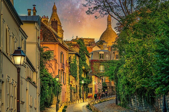 Montmartre guided walking tour with local guide in small group - Sacré-Cœur finish: the Jesus mosaic payoff and your last viewpoint