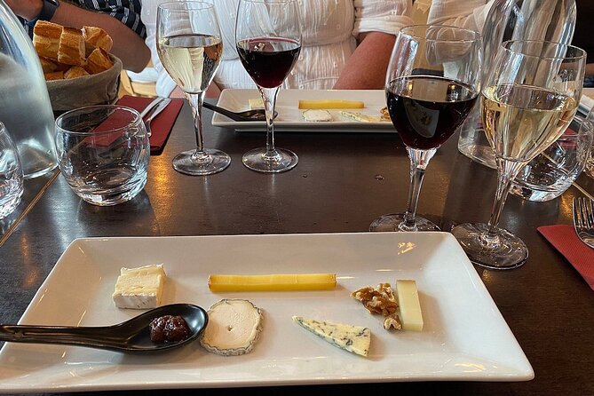 Montmartre Hill French Gourmet Food and Wine Tasting Walking Tour - Sacré-Cœur finale: how to use the best view in town