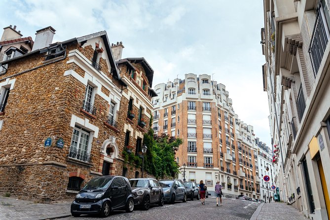 Montmartre Private Food Walking Tour With Locals: The 10 Tastings - Montmartre Classics in the Middle of the Walk