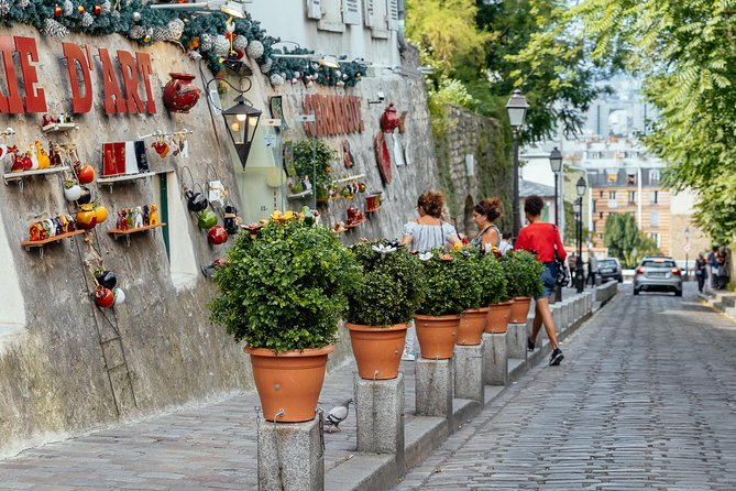 Montmartre Private Food Walking Tour With Locals: The 10 Tastings - Sacre-Coeur Outside Views and the Stories Along the Way